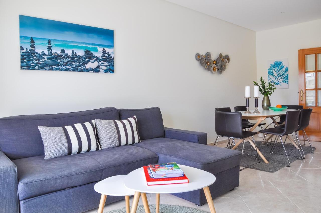 Lovelystay - 2Br Modern, Pool Access, Close To Marina & Beach Quarteira Bagian luar foto