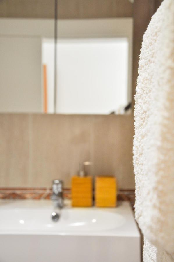 Lovelystay - 2Br Modern, Pool Access, Close To Marina & Beach Quarteira Bagian luar foto
