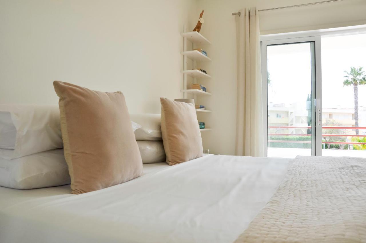 Lovelystay - 2Br Modern, Pool Access, Close To Marina & Beach Quarteira Bagian luar foto